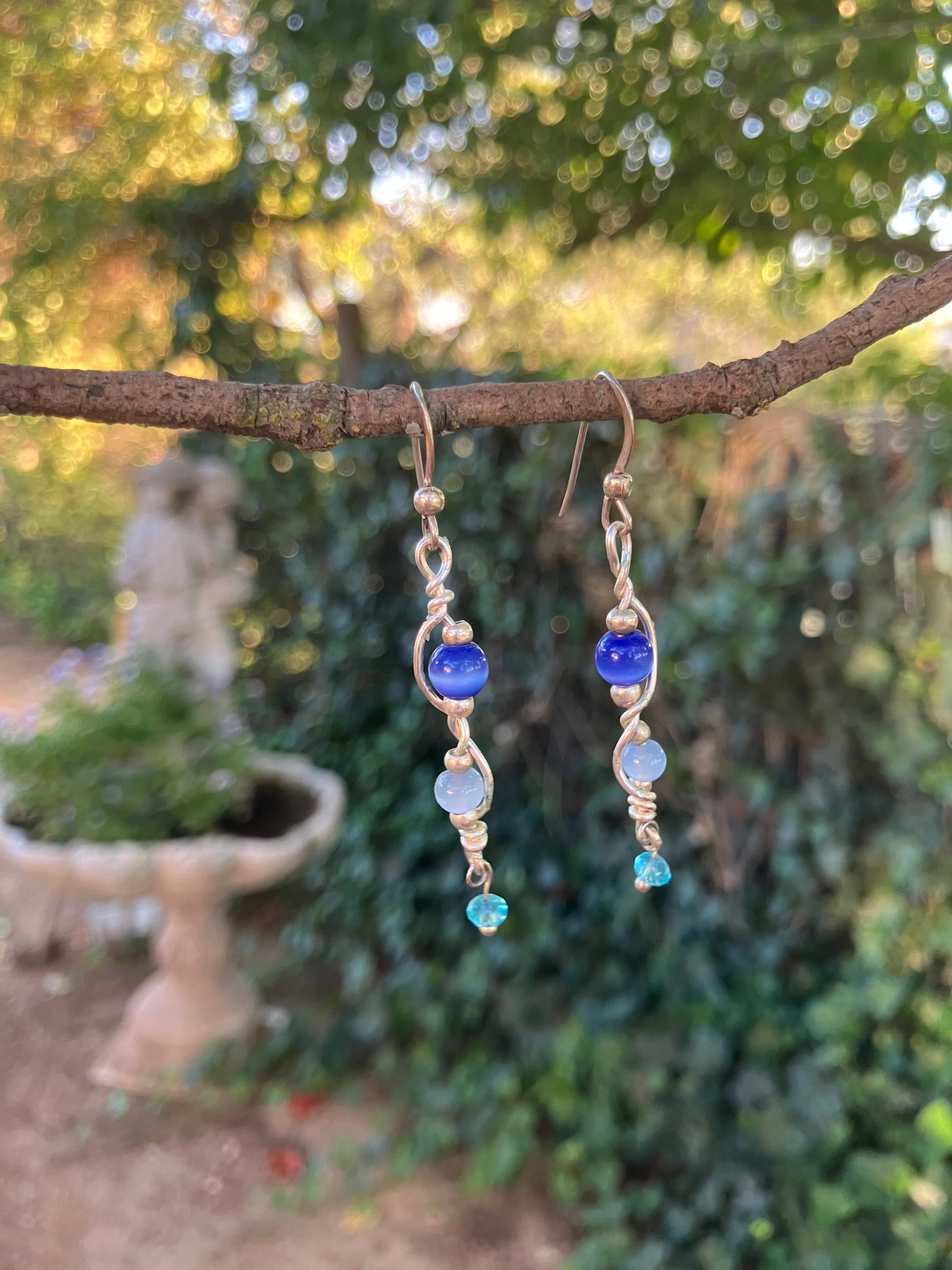 #6JG Silver 3 stone blue