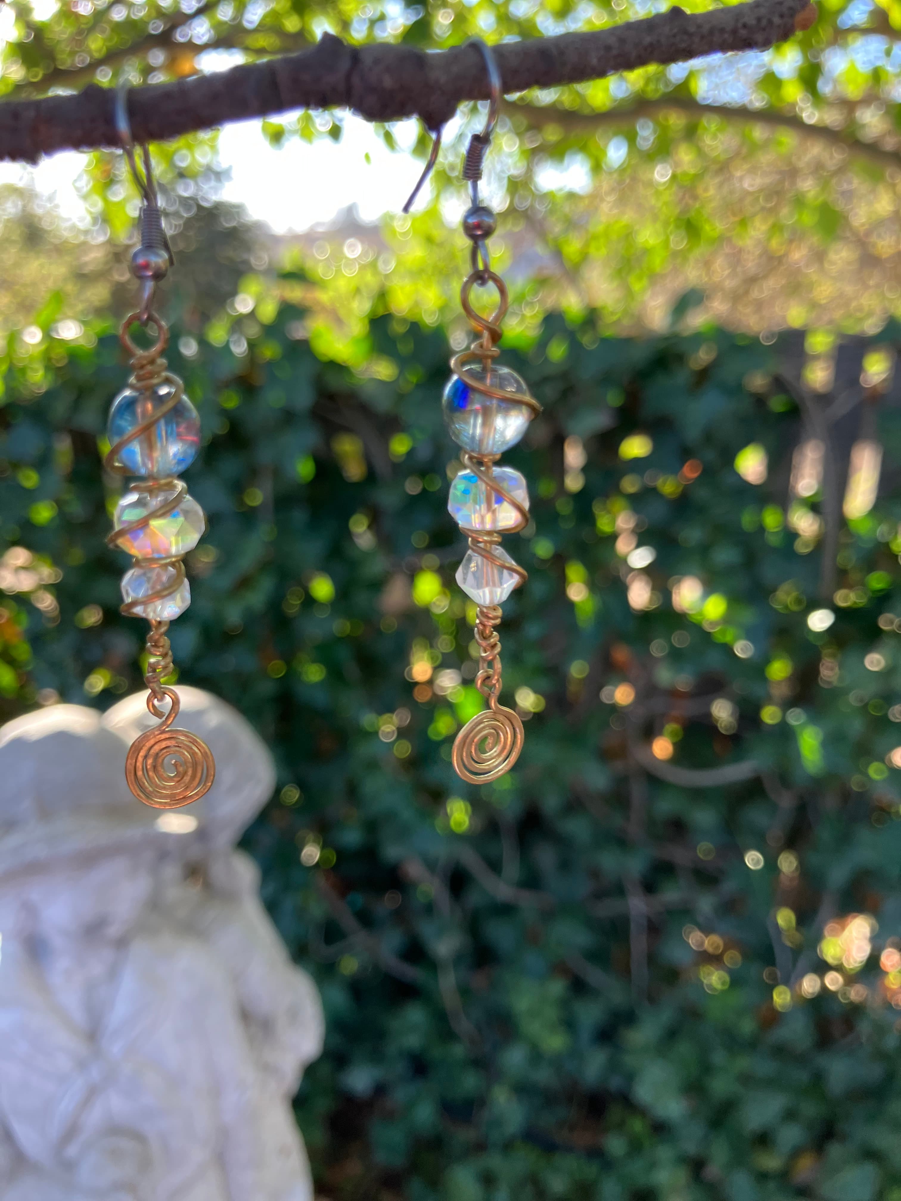 #26JG 3 bead iridescent swirl
