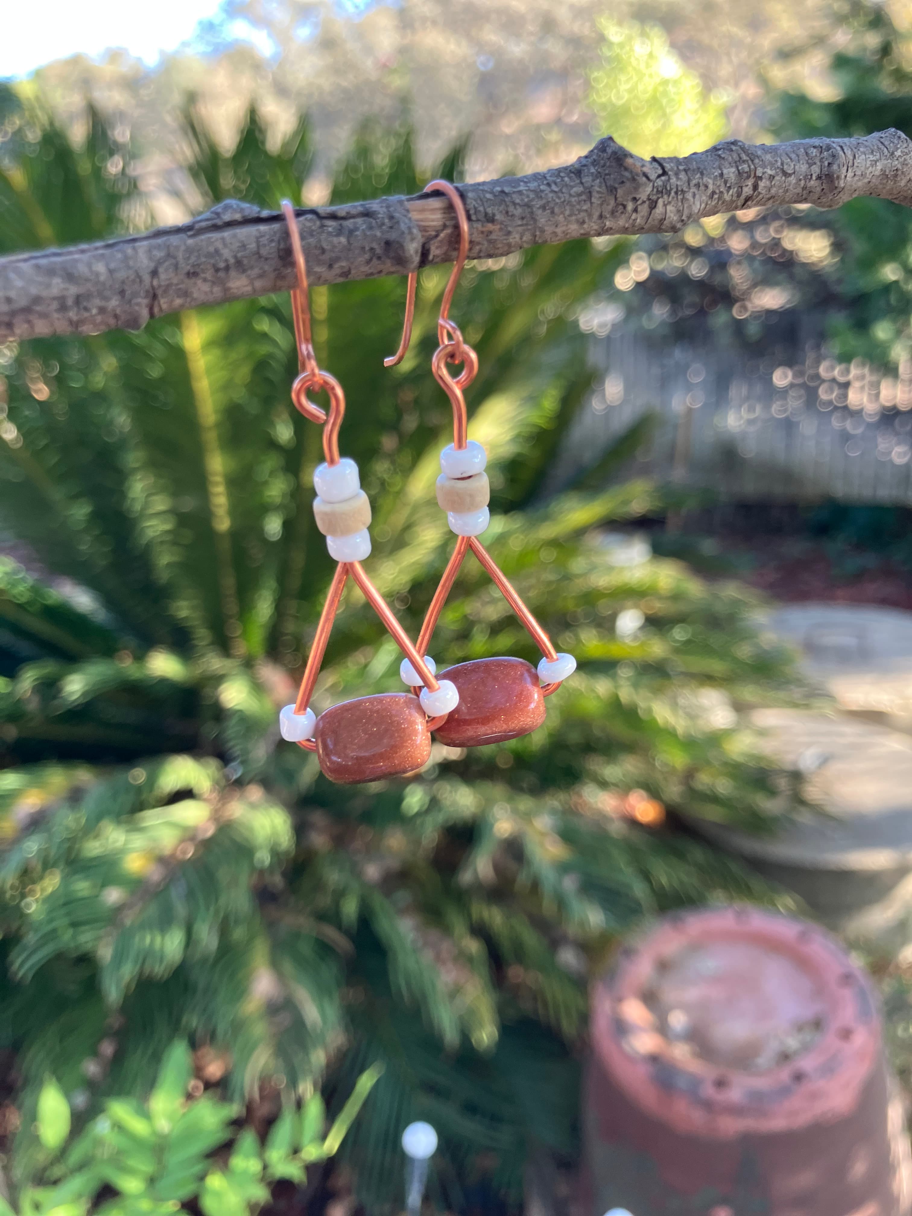 #23JG Triangle dangles. White a sparkly brown