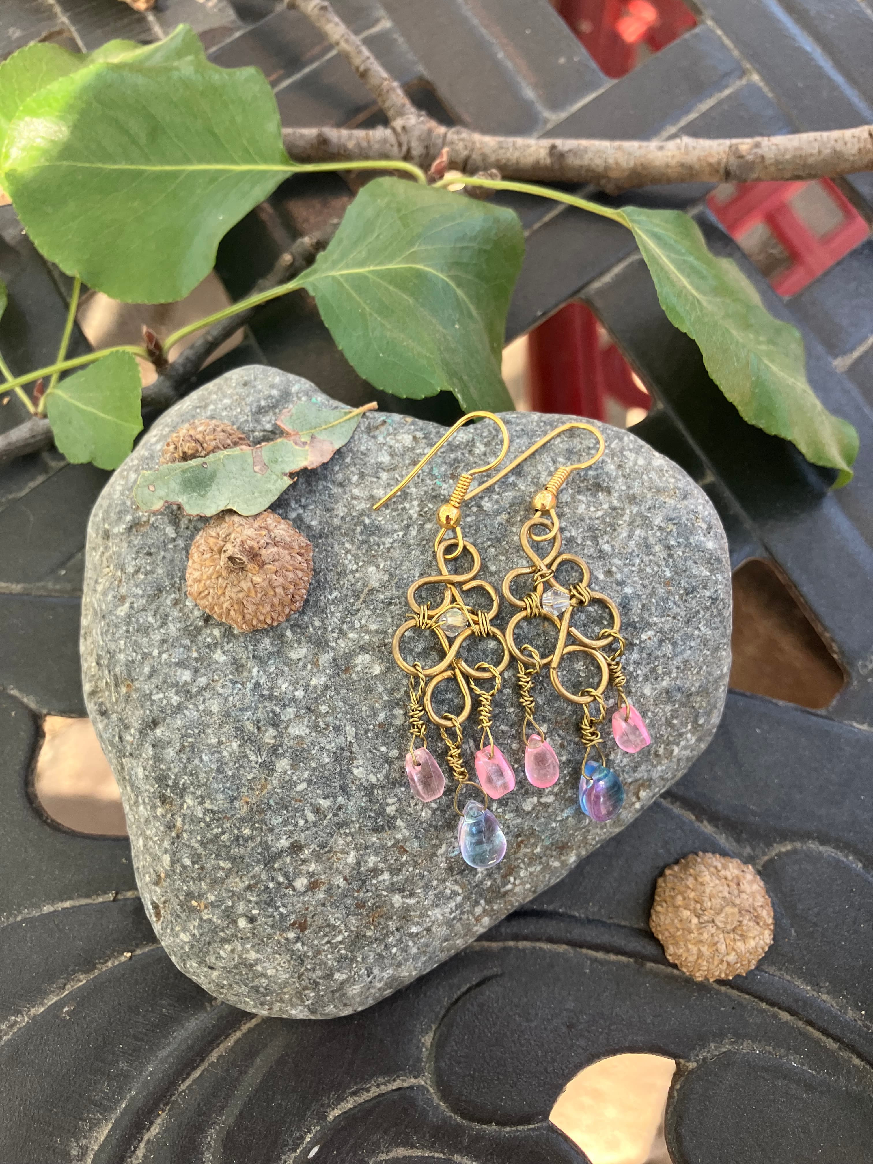 #32JG Brass clovers with colorful teardrops